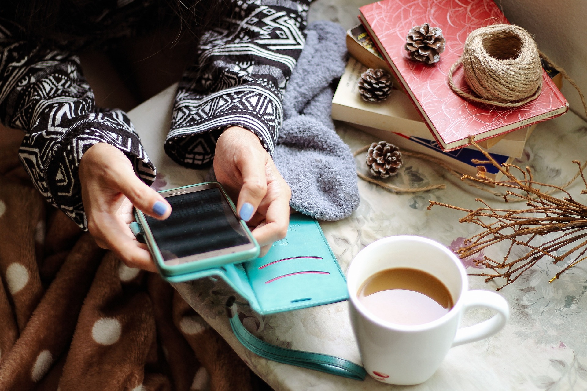 Smartphone in Frauen Hände